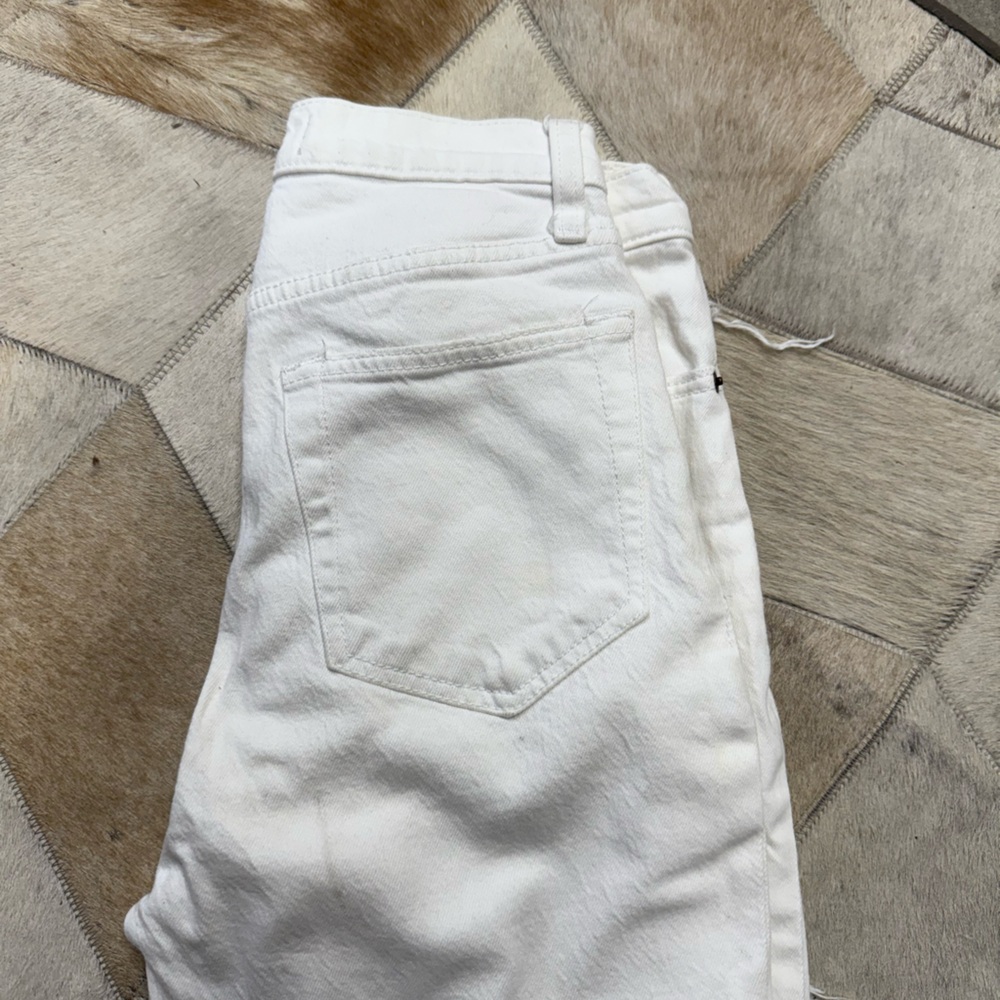 Abercrombie & Fitch Women’s Crisp White Destroyed Jeans